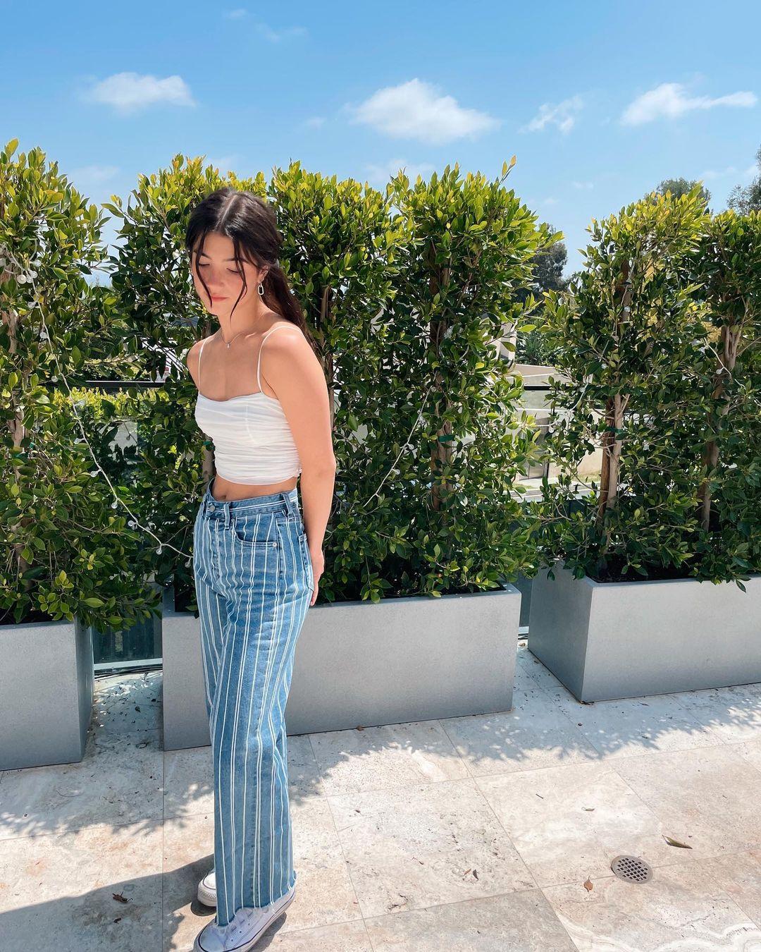 charli_damelio_sexy_crop_top_jeans_set_leaked-ngsrlp-influencersgonewild charli damelio sexy crop top jeans set leaked ngsrlp influencersgonewild