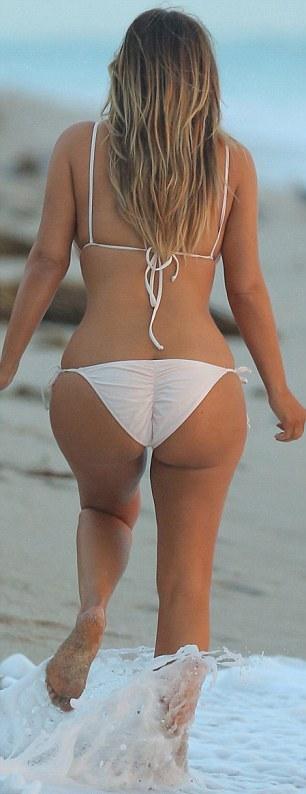 kim_kardashian_candid_bikini_beach_set_leaked-zkujrk-influencersgonewild kim kardashian candid bikini beach set leaked zkujrk influencersgonewild
