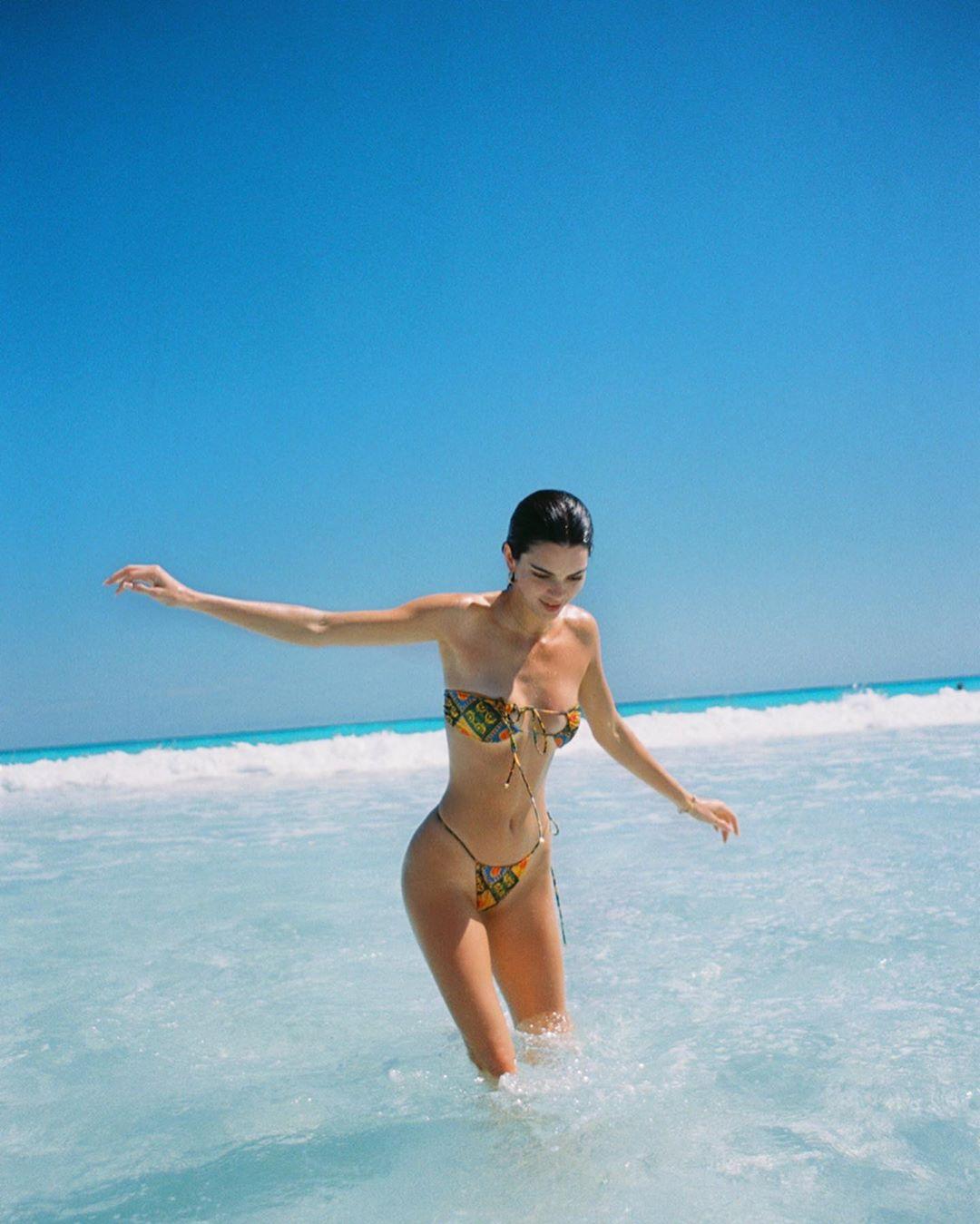 kendall_jenner_beach_bikini_candid_set_leaked-cvzpvh-influencersgonewild kendall jenner beach bikini candid set leaked cvzpvh influencersgonewild